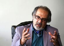 مهدی مطهرنیا: روزنامه‌های «کُد دار» در تهران برای رقبای سیاسی ایران کار می‌کنند/ افراطی‌گری منجر به اتهامات «تروریستی» می‌شود/ عده‌ای خود را «دارالسلام» و بقیه را «دارالکفر» می‌خوانند