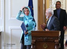 جزئیات دیدار ظریف با موگرینی/ انتقاد ظریف از بیانیه سه کشور اروپایی درباره پرتاب ماهواره "سیمرغ"