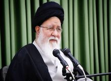 علم الهدی: اگر کسی مواضع سیاسی خود را بنابر شرایط روز تغییر دهد؛ مشرک است 