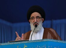 امام جمعه کرج: آمریکا از ما تسلیم می‌خواهد ولی آماده نبرد هستیم/ ترامپ معلون و خبیث پشت سر هم دروغ می گوید