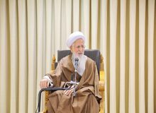 آیت الله جوادی آملی: فقر اقتصادی ننگ است/باید افراد آبرومندانه زندگی کنند نه اینکه شکم شان سیر شود