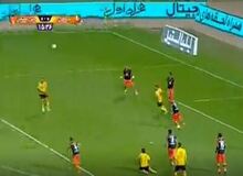 حرکت مشکوک و عجیب بازیکن مس برای زدن گل به خودی مقابل سپاهان!/FILM