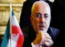 کیهان: ظریف به زبان انگلیسی مسلط نبود، لطمات جبران‌ناپذیری به «منافع ملی» زد