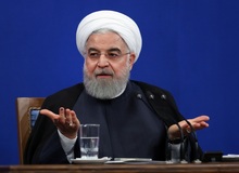 کیهان: روحانی چرا گفت "در زمان نارضایتی ملت از حکومت، ارتش باید یکی را برگزیند"؟!