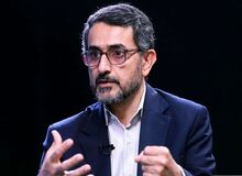 زارعی، نماینده مجلس: باز هم ستاد مرکزی پیامک‌سازان فعال شد و صد‌ها پیام آمد که «گزینه وزارت اقتصاد» خائن است و بهایی‌ها و سرویس‌های خارجی او را پرورش داده‌اند
