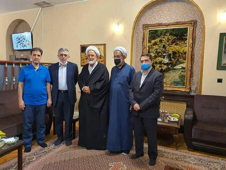 دیدار‌های اخیر کروبی مقدمه رفع حصر است؟/ فعال رسانه ای اصولگرا: روحانی به دنبال پروسه رفع‌حصر و گشایش سیاسی در 3 ماه آینده است