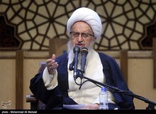انتقاد یک مرجع تقلید ازسفر وزیرفرانسوی به ایران؛ او رفیق ترامپ است/ مذاکره موشکی با ایران یعنی زورگویی
