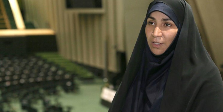 چنارانی: فاصله حقوق معلمان و پزشکان ۴۰ برابر است
