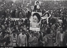 دو نفر به اتهام پاره کردن عکسهای امام(ره) بازداشت شدند