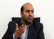 فعال سیاسی اصولگرا: نمایندگان جوان مجلس یازدهم کم تجربه  هستند، قانون گذاری برای آنها زود بود