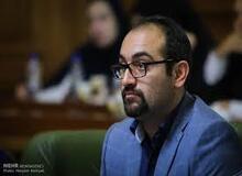 واکنش عضو شورای شهر به بسته شدن مجدد نرده‌های چهارراه ولیعصر/ حجت نظری: مشکلی را حل نمی‌کند

