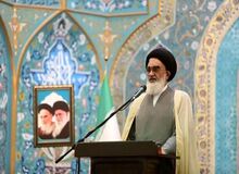 امام‌جمعه قم: قدرت نظام در انتخابات به رخ جهانیان کشید/ مردم در انتخابات به ندای رهبری لبیک گفتند