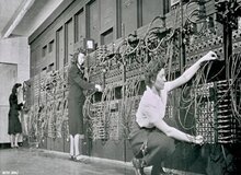 چه کسی کامپیوتر  را اختراع کرد؟
