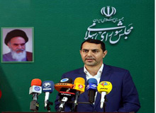 نماینده مجلس: روزی ۱ میلیون بشکه نفت می فروشیم/ ارز ترجیحی به صورت صد در صدی حذف نشده است/ با افزایش سن بازنشستگی مخالفم