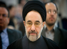 واکنش خاتمی به بازگشت گشت ارشاد: خطر خودبراندازى بیش از پیش خودنمایى مى کند