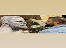 رونمایی از مجسمه هادی چوپان توسط مجسمه‌ساز خوش‌ذوق شیرازی در کنار گرگ پارسی!+فیلم 