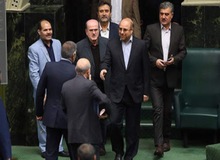 قالیباف روی صندلی ۲۴۵ مجلس نشست