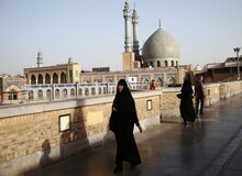روابط عمومی دانشگاه علوم پزشکی قم: شهروندان از حضور در اماکن عمومی و شلوغ خودداری کنند