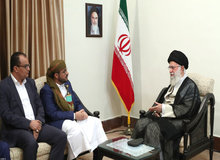 روزنامه نگار عراقی: خنجر یمنی ها پیامی از آیت الله خامنه ای بود