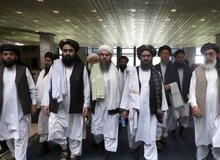 مسئولان هم در برابر شکنجه عکاس ایرانی توسط طالبان سکوت کردند و هم آدم ربایی آنها در مشهد را نادیده گرفتند!