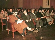 آیت الله بهشتی ۱۰ روز پیش از شهادت : سخت‌گیری اعراب با زنان ، از احکام اسلامی نیست / روسری و مانتو برای پوشیدگی و فعال بودن زن مناسب‌تر است