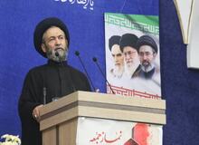 امام جمعه اردبیل: باید تنگه هرمز بسته بماند/ خیال می‌کنند اگر در خصوص آبراه جدیدی که آمریکا درست کرده کوتاه بیایم تا آمریکا ما را رها می کند/  آمریکا دوباره دست به انتقام از ایران می‌زند