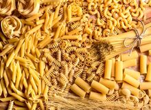 گرانی داد کیهان را درآورد /چرا قیمت آرد برای کارخانجات تولید ماکارونی و کیک ۵ برابر شد؟
