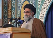 امام جمعه یاسوج: موبایل و ماهواره ها ابرها را آزار می دهد و فرشتگان در رنج هستند+فیلم 