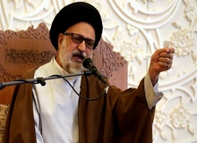 امام جمعه شیراز: سگ داری در آپارتمان و سگ فروشی حرام است/با سگ گردان ها برخورد و آنها را جریمه کنید