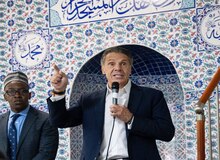 برگزاری کمپین های انتخاباتی در مسجدهای نیویورک/ زهران حمدانی و اندرو کوئومو مسجدها را به ستاد تبدیل کردند
