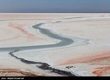 نامه یک نماینده مجلس به رییسی/ترک فعل‌های انجام شده در ستاد احیای دریاچه ارومیه پیگیری شود
