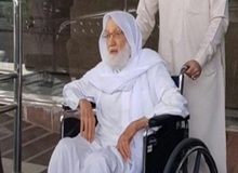 شیخ عیسی قاسم برای معالجه وارد لندن شد
