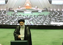 جمهوری اسلامی: مجلس مدتی است می خواهد برخی وزرا را استیضاح کند ولی اجازه پیدا نمی‌کند/ اگر پول فروش نفت به حساب دولت واریز می شود پس دلیل این گرانی ها چیست؟
