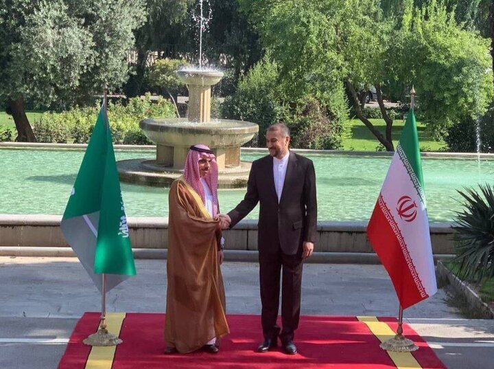 توصیه جمهوری اسلامی به منتقدان دولت: بودن و نبودن یک عکس در نشست خبری وزیران خارجه ایران و عربستان را مستمسک حمله به دولت قرار ندهید
