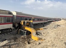شرکت راه آهن: بیل مکانیکی فاصله مناسبی با ریل نداشت؛ قطار از ریل خارج شد