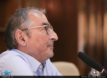 زیباکلام: احمدی‌نژاد از خاتمی محبوب‌تر است و رئیس‌جمهور 1400 می‌شود/ قالیباف طوری رفتار می‌کند انگار تازه از سوئیس برگشته است/ جبهه پایداری در انتخابات موفق می‌شود/ احمدی نژاد10 تا 15 میلیون رای دارد