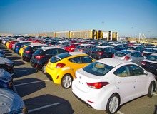 یک عضو کمیسیون صنایع مجلس: خودروهای وارادتی اسفندماه وارد خیابان‌ها می‌شوند