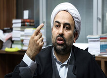 روزنامه ایران: زائری ممنوع‌المنبر شد ولی مداح‌ها جولان می‌دهند
