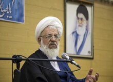 امام جمعه یزد: فرهنگیان نسل جوان انقلابی تربیت کنند