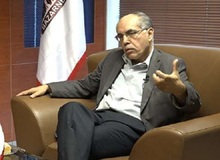 کوروش احمدی دیپلمات سابق: قرار دادن مکانیسم ماشه در برجام، تصمیم نظام بود