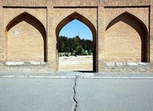 کشف جدید سازمان میراث فرهنگی: ترک‌های روی سی‌وسه پل اصفهان، طبیعی است!