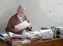روزنامه جوان:  نباید انتظار داشت ولی فقیه اگر با چیزی موافق نیست پشت بلندگو بگوید/ امام خمینی مخالفت خود با قائم مقامی آیت الله منتظری را علنی نکرد