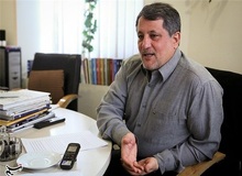 خانواده آیت الله هاشمی تا کنون به شورای شهر دعوت نشده اند بنابراین ما بحثی درباره نام گذاری یک خیابان به نام آیت الله هاشمی در شورای شهر نداشته ایم 