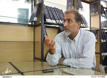 حسین راغفر: به اسم خصوصی‌سازی منابع عمومی را در اختیار نزدیکان و بستگان خود قرار دادند