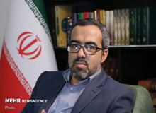 روح الله ایزدخواه: حضور نمایندگان در دولت خسارت محض است/ قحط الرجال که نیست!