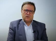دکتر حمید سوری: تعداد واکسن‌های وارداتی «بیش از حد نیاز» بود/ چرا باید واکسن تولید کنیم درحالیکه واکسن خود را مصرف نمی‌کنیم؟