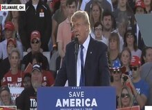 ترامپ رییس جمهور دموکرات آمریکا را مسخره کرد: با هوا دست می‌دهد و از خرگوش دستور می‌گیرد!