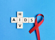 مرادی: ۴۰ میلیون نفر در جهان با HIV زندگی می کنند
