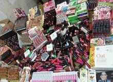 کشف بیش از ۱۰ هزار قلم لوازم آرایشی و بهداشتی قاچاق از یک خانه