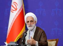 رئیس قوه قضائیه: چندی پیش اعلام شد که یک قاچاقچی سوخت در عرض دو ساعت ۱۱ هزار میلیارد تومان جریمه خود را پرداخت کرده، من بلافاصله پیگیری کردم، زیرا اساساً امکان بانکی چنین پرداختی وجود ندارد، مشخص شد که مطلب منتشره نادرست است